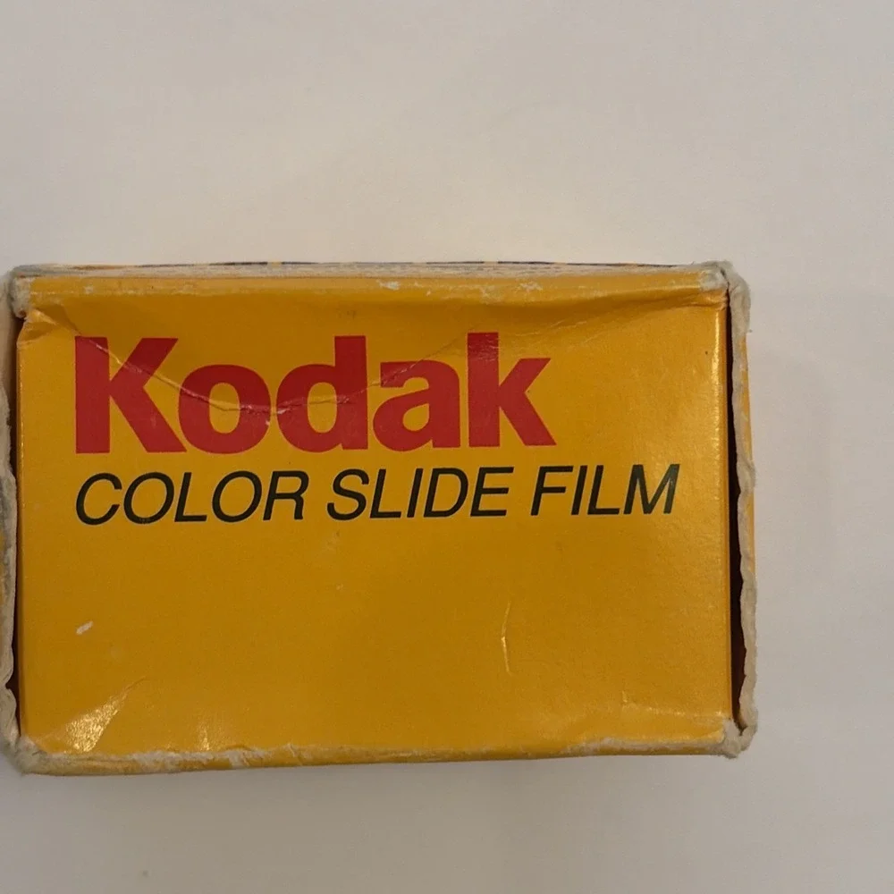 Kodak Ektachrome 400 35mm Slide Film 24 Exp, 11/1989 Expired Vintage RARE